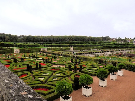 Exploring Chateau de Villandry Garden