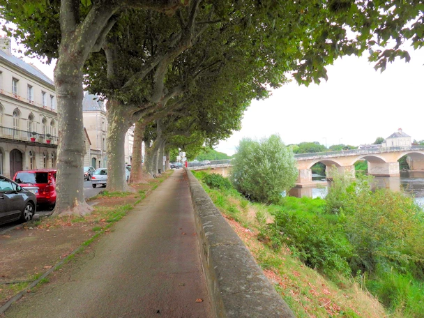 Exploring Chinon