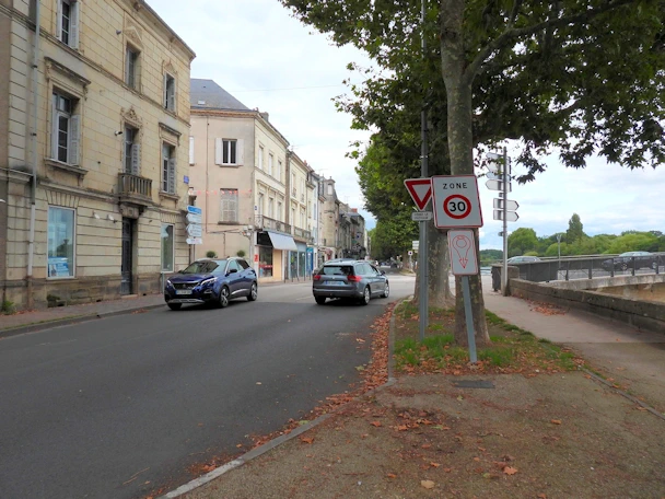 Exploring Chinon