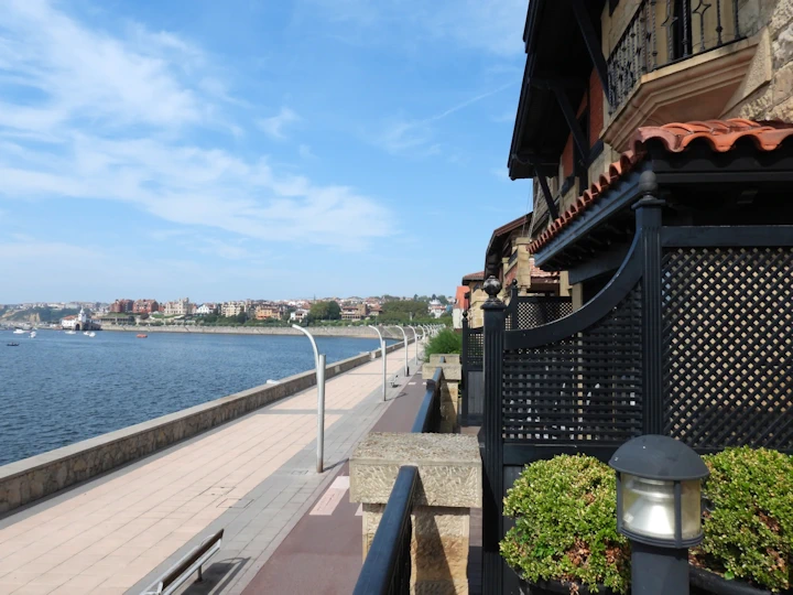 Paseo del Muelle de Las Arenas