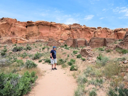Chaco Canyon: Chaco Cliffs behind the Hungo Pavi