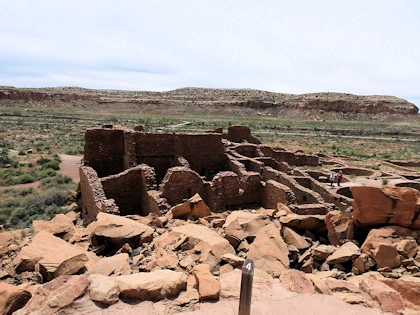 Chaco Canyon: Trail above Pueblo Bonito Ruins