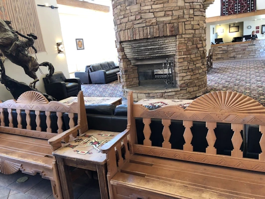 Monument Valley: Hotel Lobby Fireplace Area