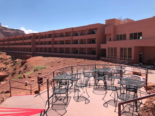Monument Valley: Hotel Picnic Patio Area