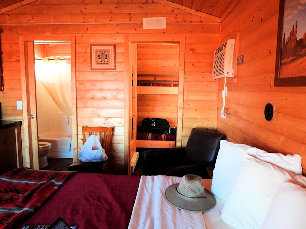 Monument Valley: Cabin Interior
