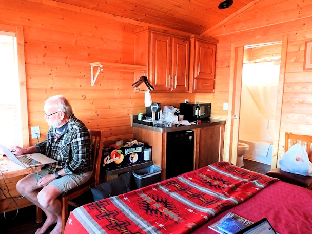 Monument Valley: Cabin Kitchen & Dining Table