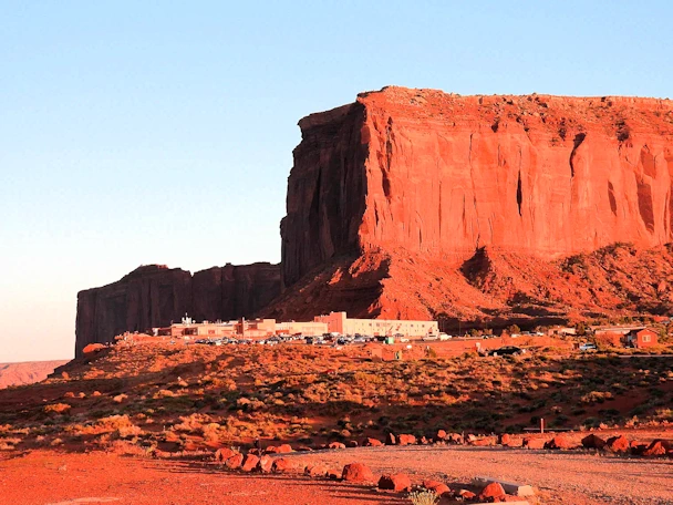 Monument Valley: West Mitten Butte behind the Hotel
