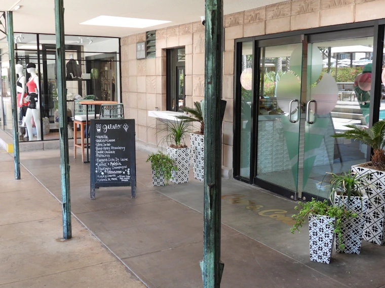 Cup & Cone Entrance