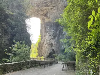 The Natural Bridge dimensions are;  215 feet high, span of 90 feet and 
                        a width that varies from 50 to 150 feet