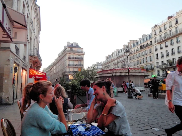 City of Lights, Food, Wine, History and Pickpockets