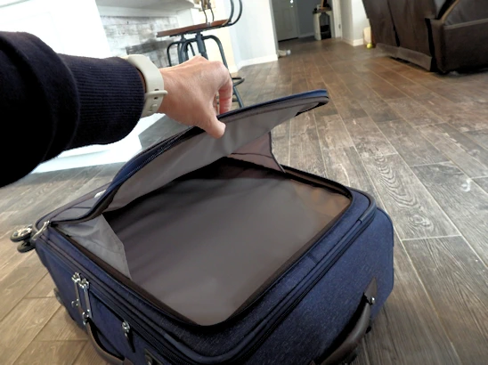 External Zipped Pocket