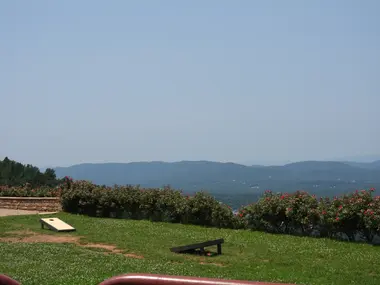 Virginia's Orchard Gem - Pick-Your-Own Apples & Stunning Views at Carter Mountain